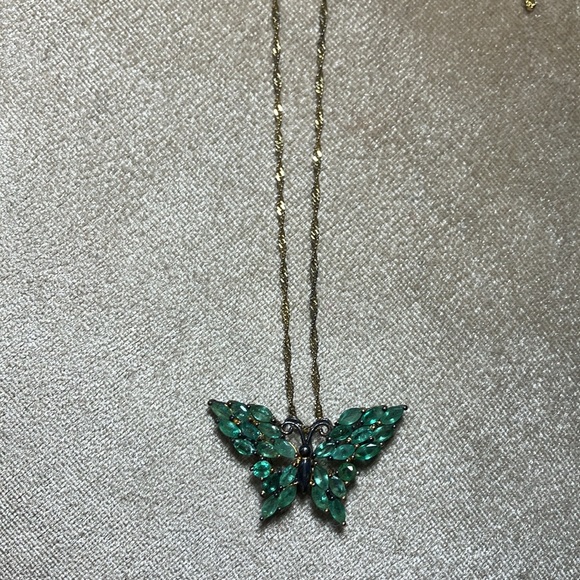 Green Butterfly gold chain - Picture 4 of 5